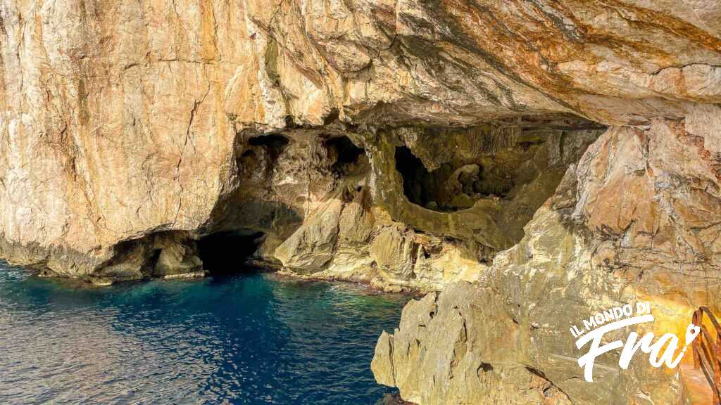 Ingresso Grotta di Nettuno - Parco di Porto Conte - Alghero - Sardegna