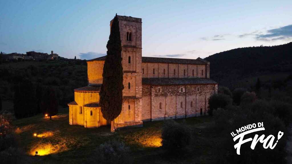 Abbazia di Sant'Antimo dall'alto - Val d'Orcia - Toscana
