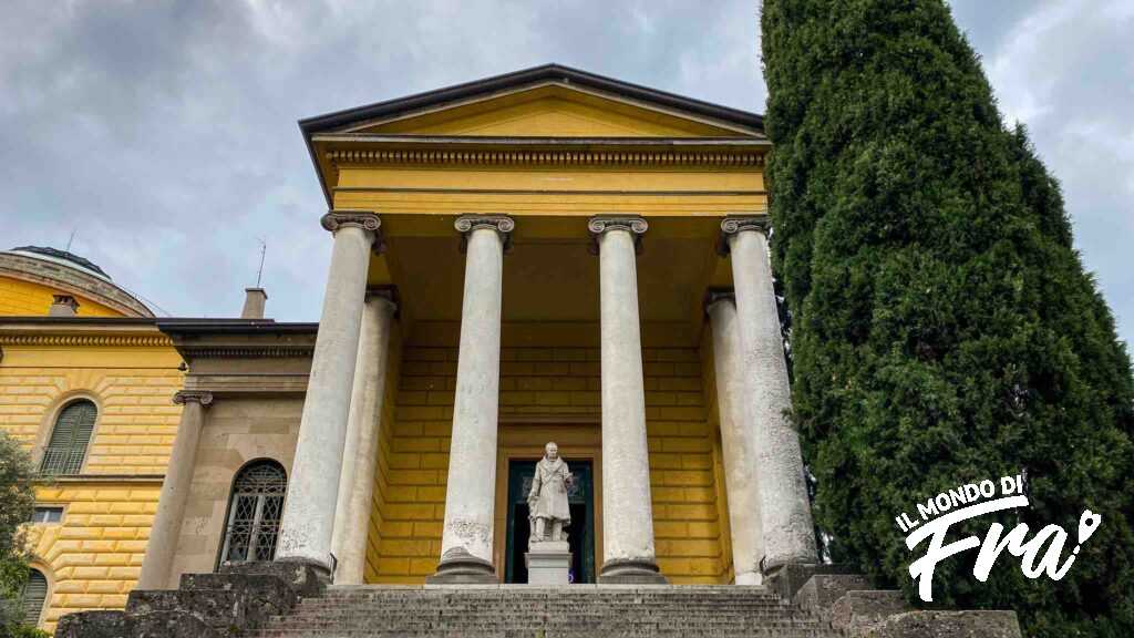 Statua di Luigi Cagnola - Villa Cagnola "La Rotonda" a Inverigo