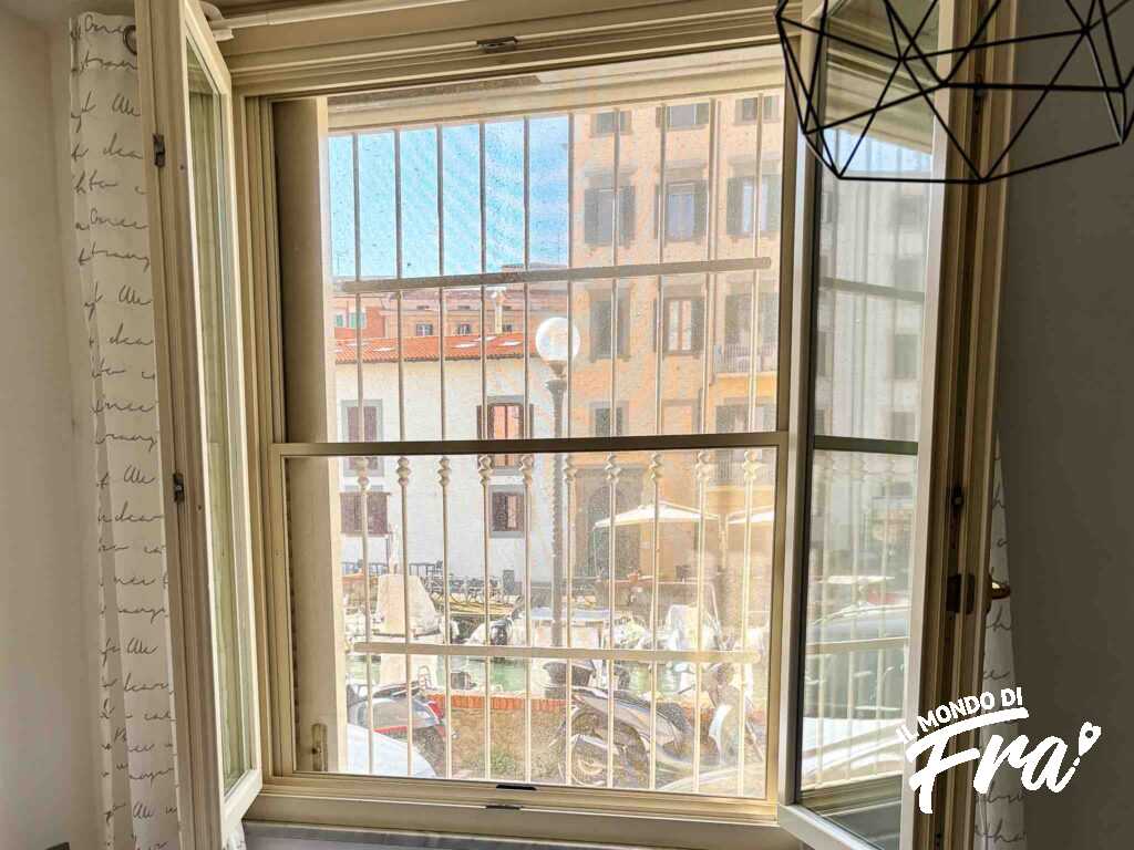 Vista sul canale dalla camera de La Casa di Ale a Livorno Vista sul canale dalla camera de La Casa di Ale a Livorno